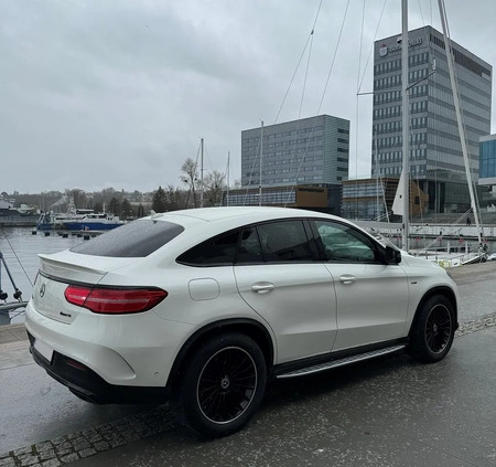 Mercedes-Benz GLE cena 229000 przebieg: 129000, rok produkcji 2016 z Gdynia małe 301